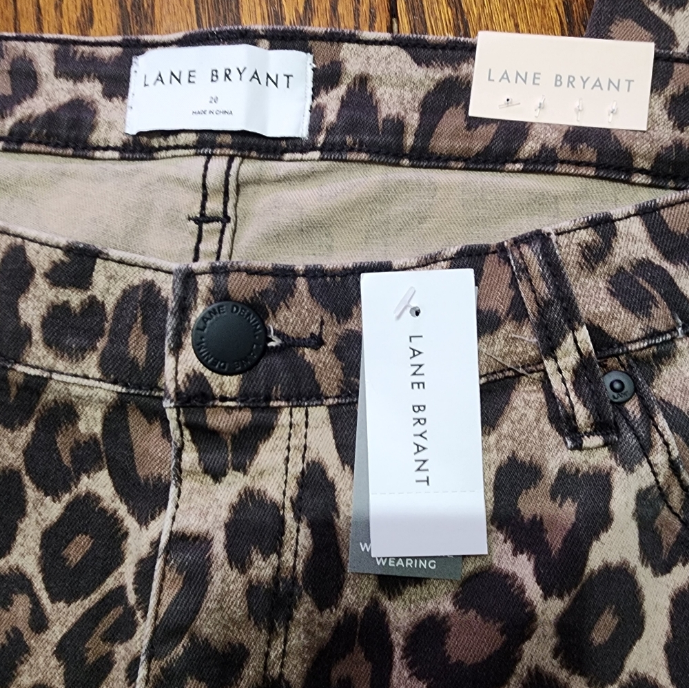 ❤️SOLD!❤️ Leopard jeans, with tags